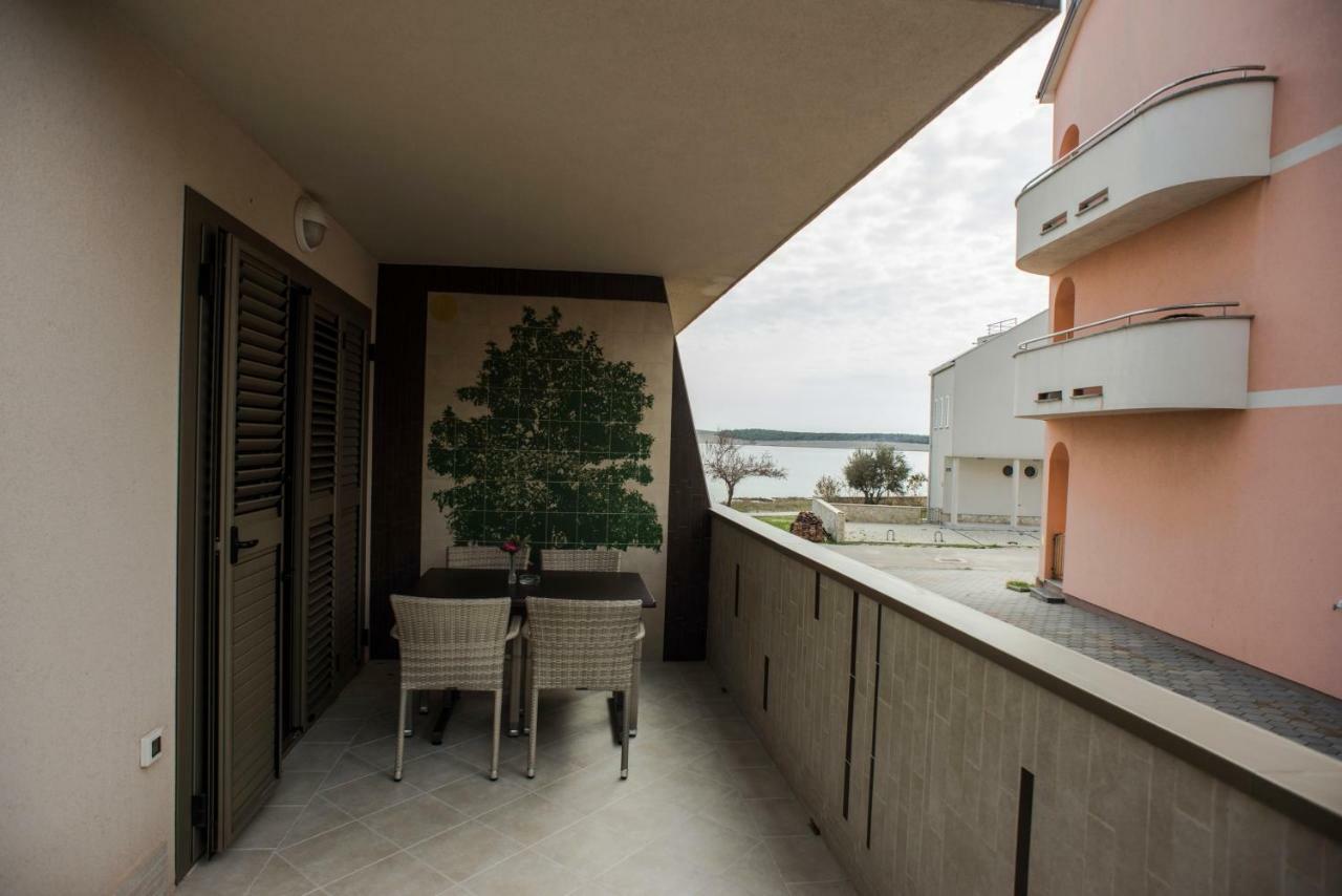 Apartments Svijet Mora 2 ปอฟเลียนา ภายนอก รูปภาพ